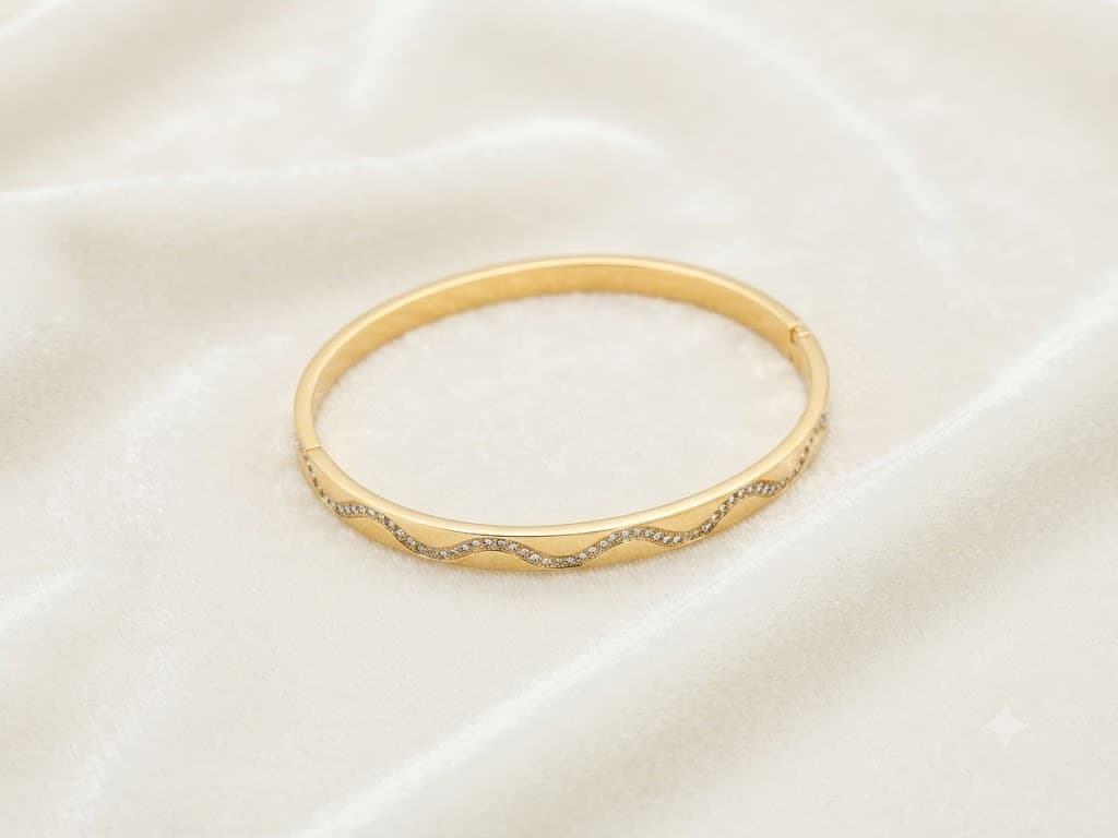 Pavé Wave Gold Bangle