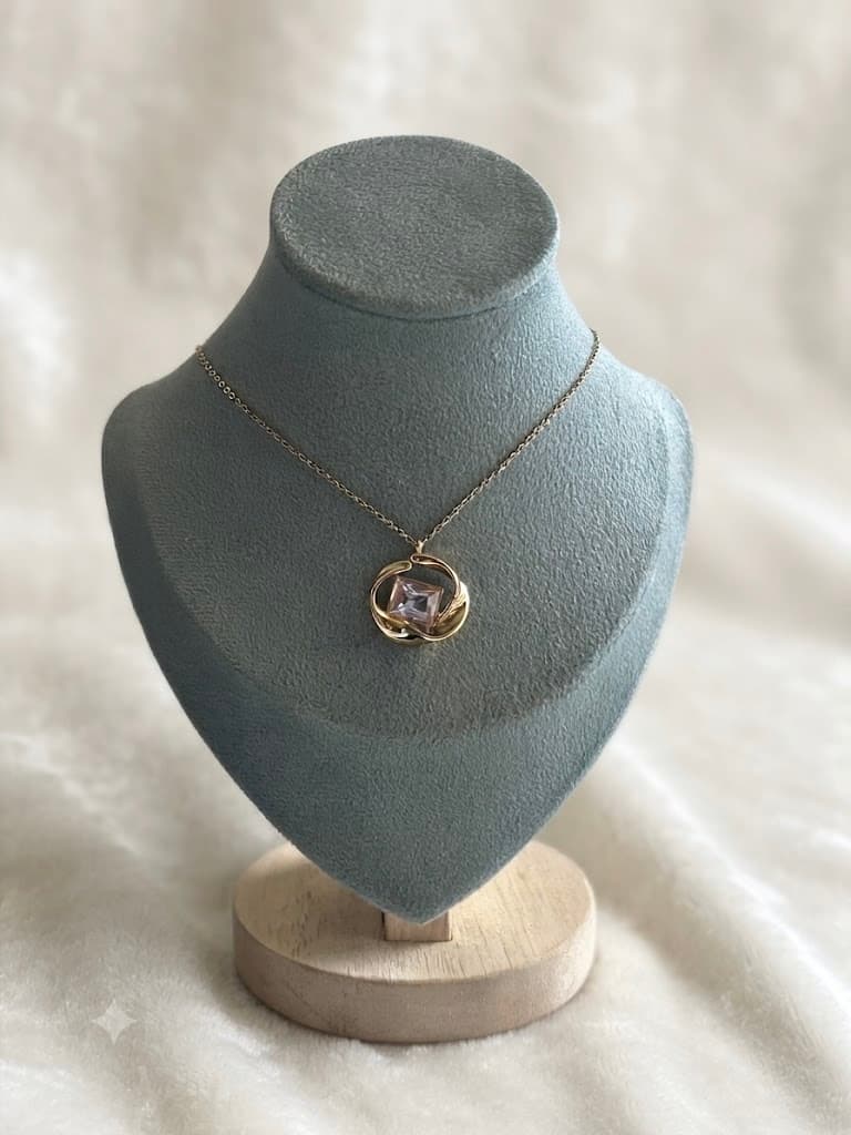 Swirl Necklace